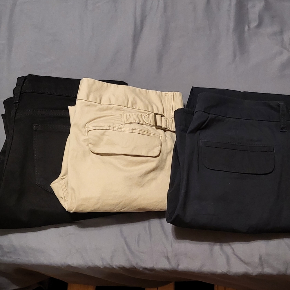 3/$20 Size 8 Women's Old Navy pants